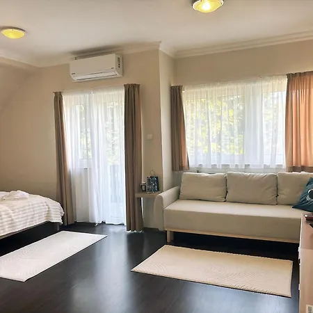 بيت ضيافة Retro Harmonia 4*