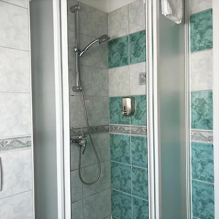 Retro Harmonia 4*