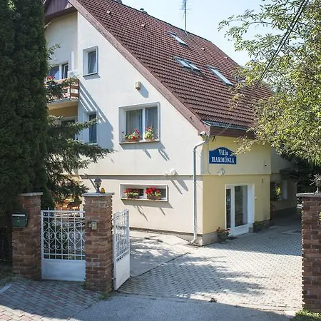 Guest house Harmonia Panzio 2*